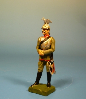 Kaiser Wilhelm stehend in Krassieruniform