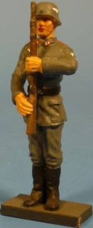 Soldat stillgestanden Gewehr prsentierent