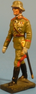 Generalfeldmarschall von Blomberg, gehend , Helm