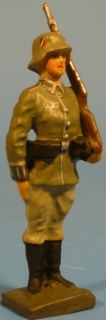 Soldat stillgestanden Gewehr �ber