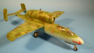 Heinkel He 162 (auch Volksj�ger genannt)