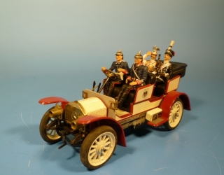 Mercedes Benz Kaiserwagen mit Fahrer, Beifahrer, Generalfeldmarschall August von Mackensen und Kaiser Wilhelm II.