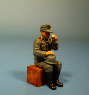 Luftwaffen Soldat sitzend rauchend