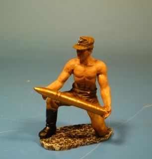 Afrikakorps Artillerist mit Granate