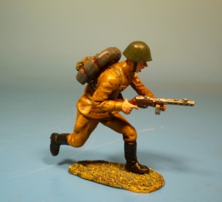 Rote Armee Soldat st�rmend mit PPSh-41