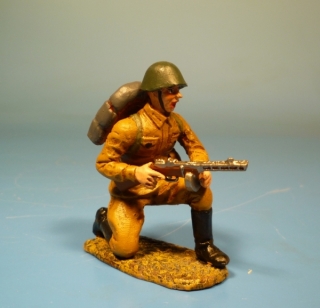 Rote Armee Soldat schie�end mit PPSh-41