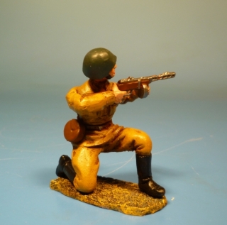 Rote Armee Soldat schie�end mit PPSh-41