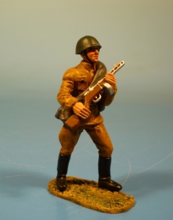 Rote Armee Soldat vorgehend