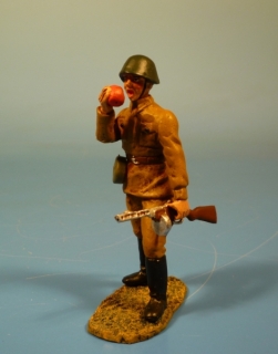 Rote Armee Soldat vorgehend