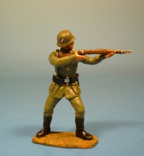 Wehrmacht Soldat mit Karabiner 98k kmpfend