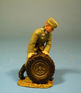 Wehrmacht Mechaniker Rad wegrollend