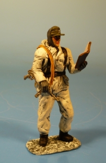 Wehrmacht Winter Feldwebel mit Karte